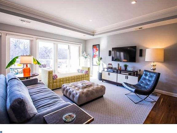 3rd image of 1702 N Park Dr APT 75