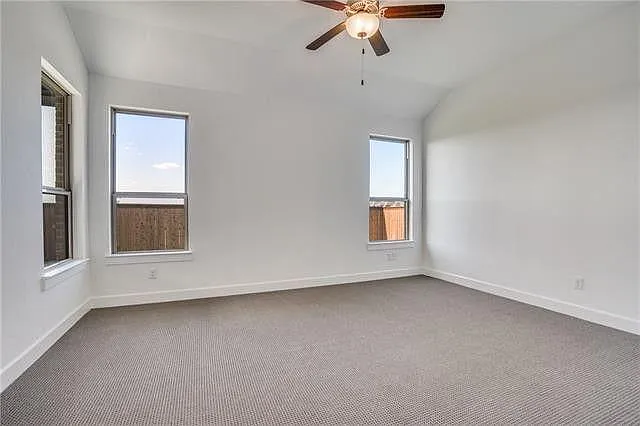 6840 Stonecrop Dr — Photo 17