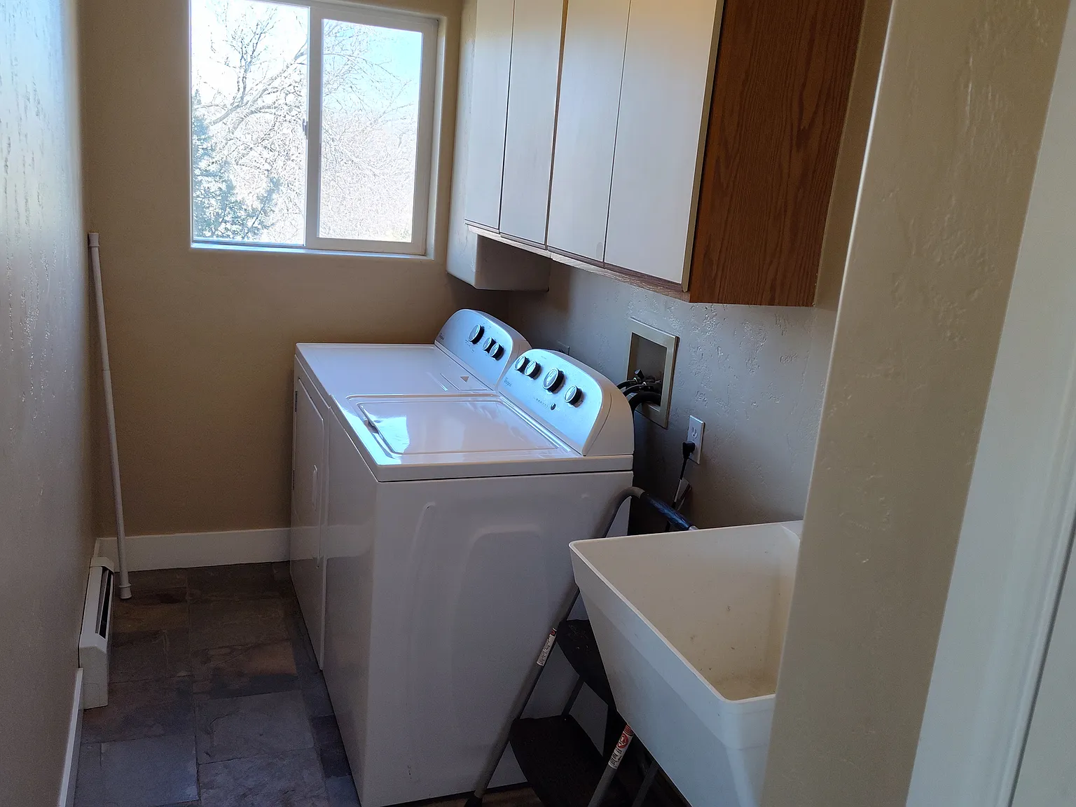 406 Ridges Blvd — Photo 3