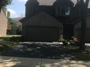 831 Millcreek Cir, Elgin, IL 60123