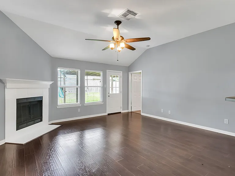 223 Fantasy Ln — Photo 8