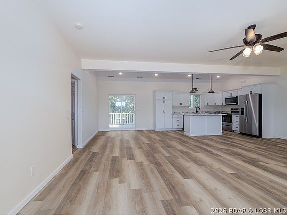 4th image of 7 Oak Tree Ln