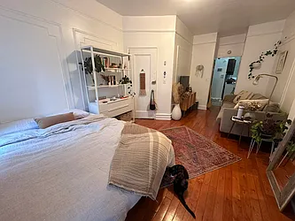 Rented by R New York