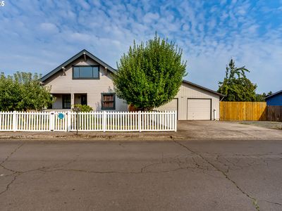 202 S South St, Cottage Grove, OR, 97424