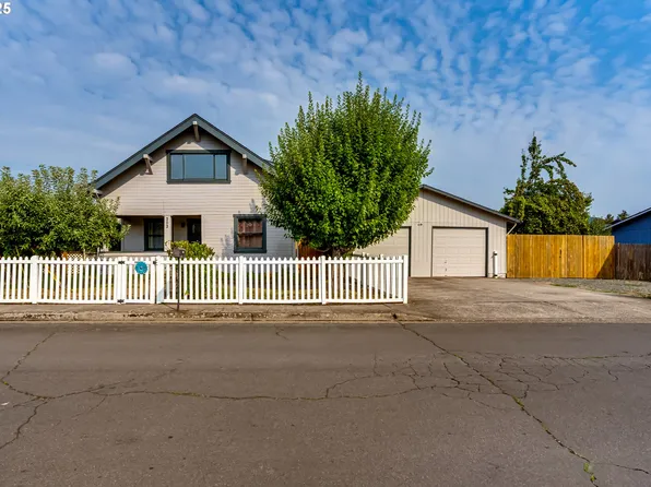 202 S S St, Cottage Grove, OR 97424