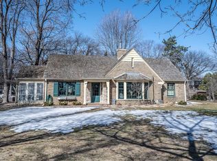 98 Meadowbrook Rd, Hopkins, MN 55343