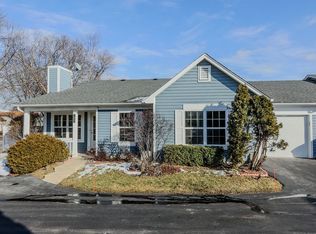 1804 Appaloosa Dr, Naperville, IL 60565