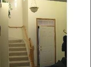 348 Bay Tree Cir, Vernon Hills, IL 60061