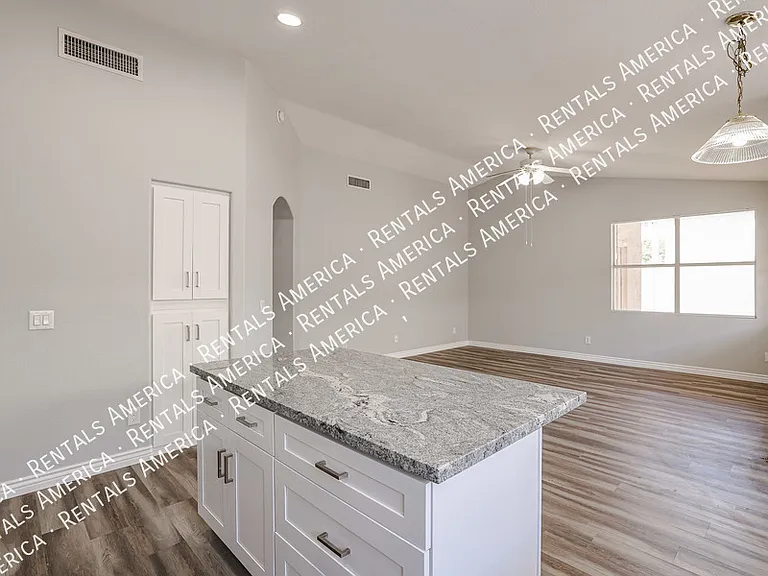 3930 E Harvard Ave — Photo 8
