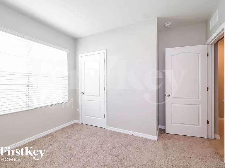 211 Bella Dr — Photo 10