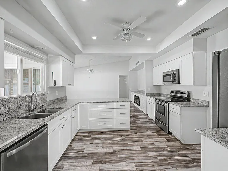 12714 W Crystal Lake Dr — Photo 10