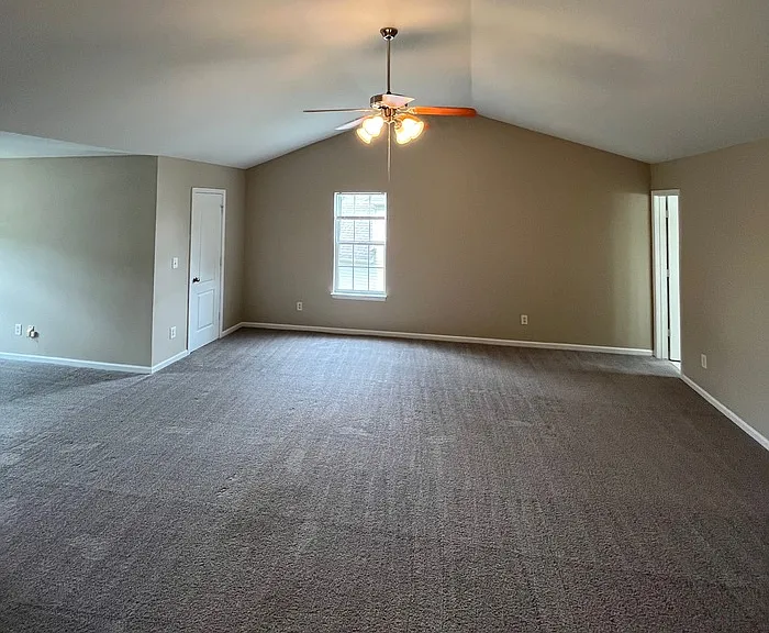 15315 Edgewater Forest Ln — Photo 18