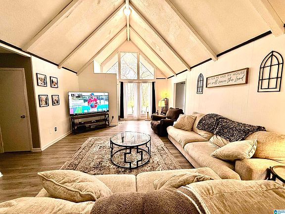 4th image of 821 Twin Ridge Dr