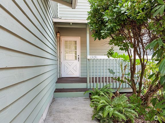 2nd image of 13151 Lakeridge Circle NW