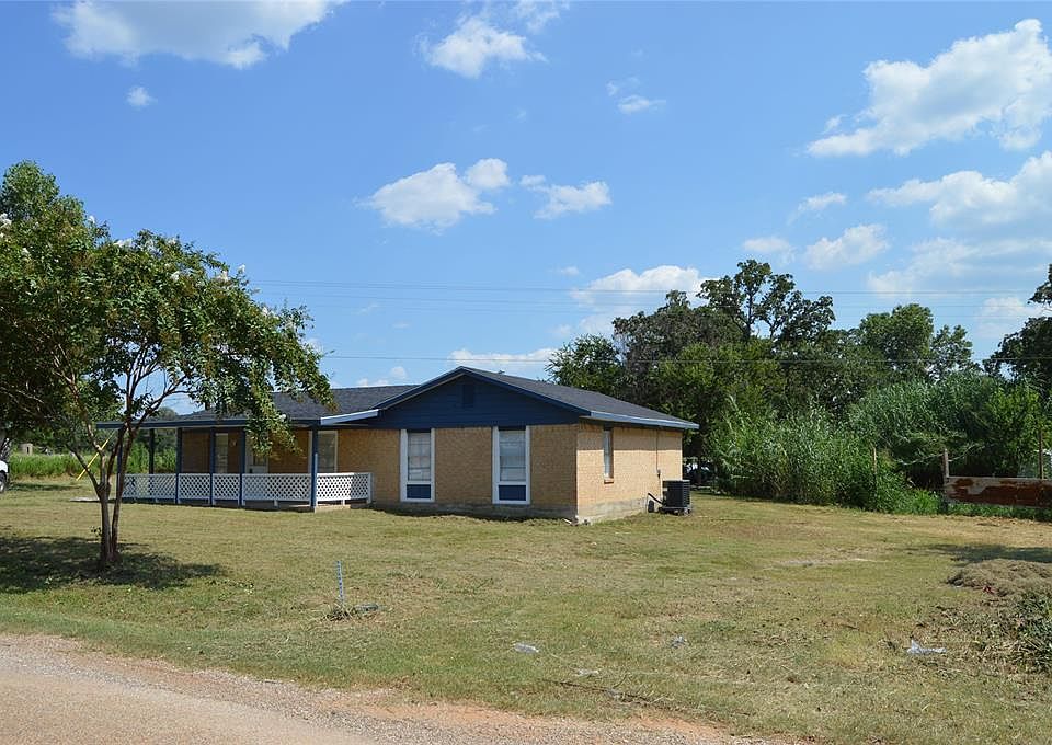 1st image of 245 Flaming Oak Dr