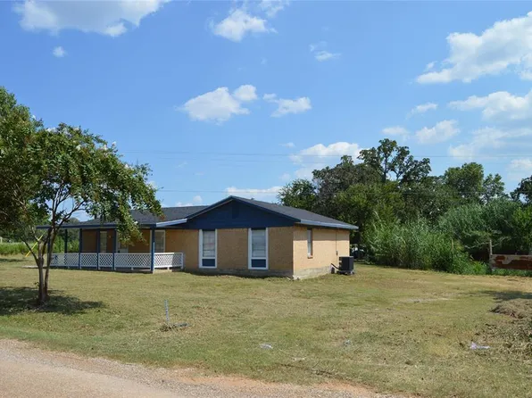 245 Flaming Oak Dr, Bastrop, TX 78602