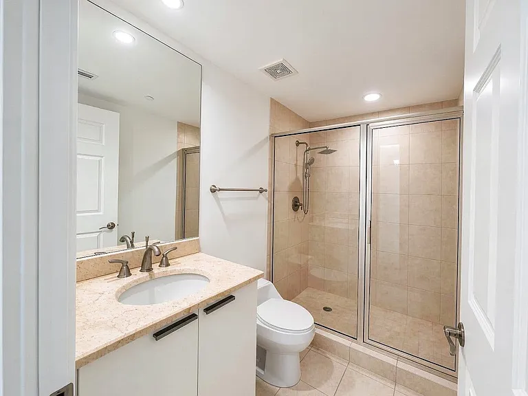 241 Riverside Dr #807 — Photo 3