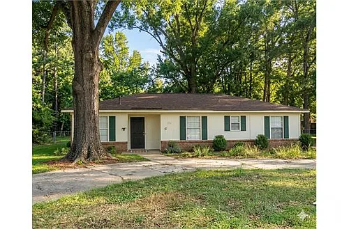 3855 Woodley Rd Photo 1