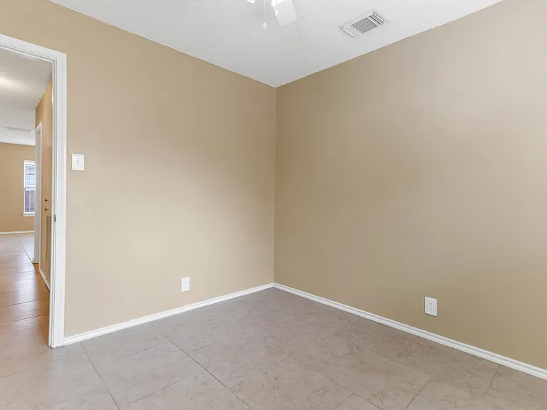 6315 Regency Ln — Photo 19