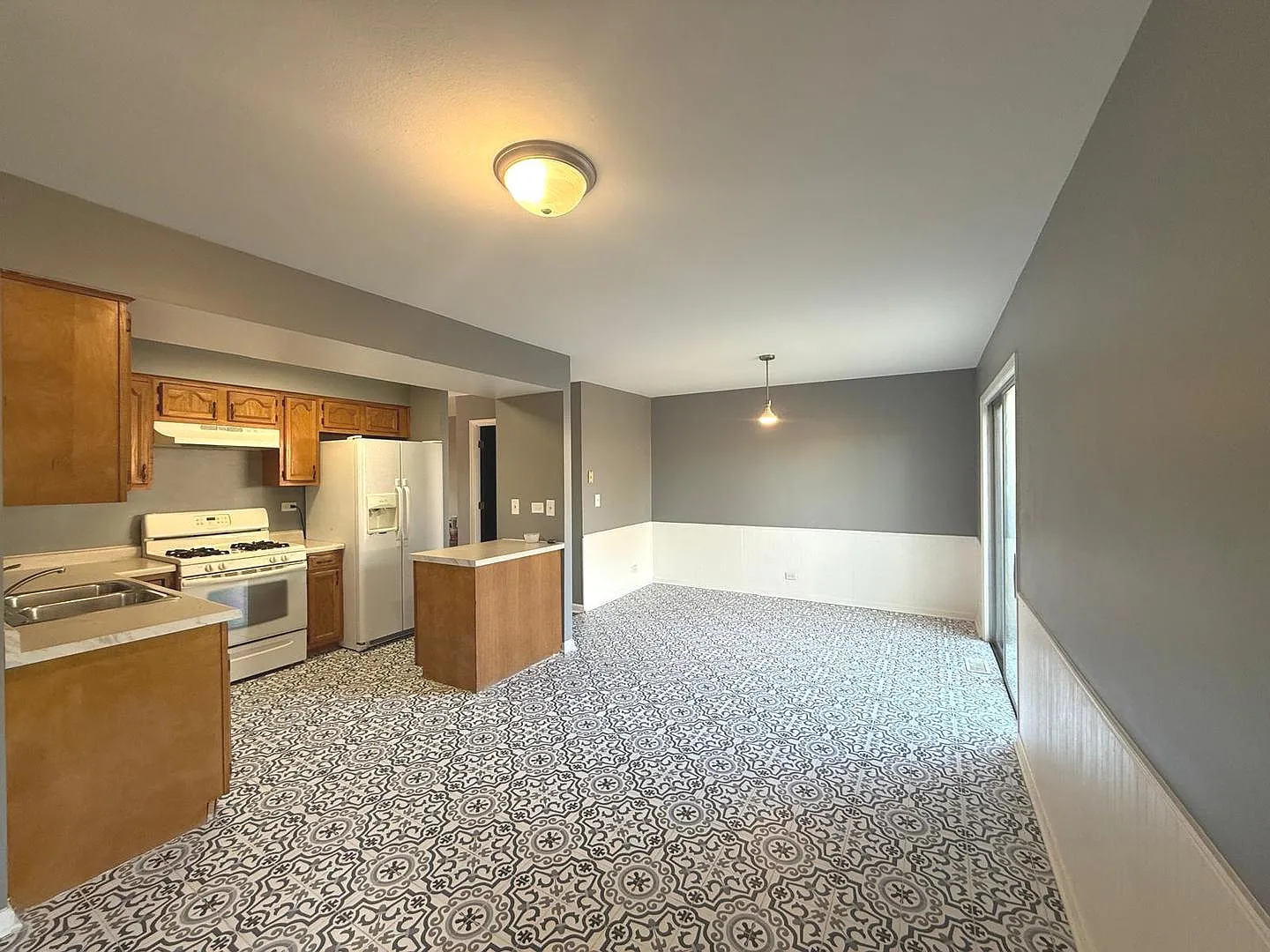 4 bed, 1.5 bath, 1232 sqft, $2,900 — Photo 3