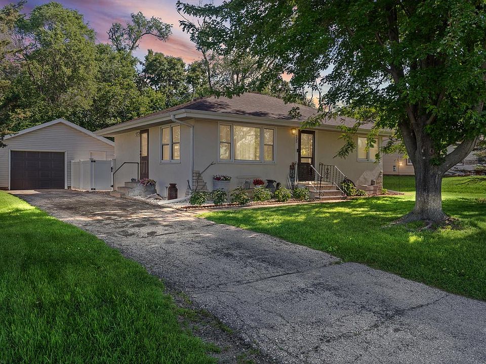 1st image of 935 Wilson STREET