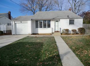 482 Ocean Ave, Massapequa Park, NY 11762