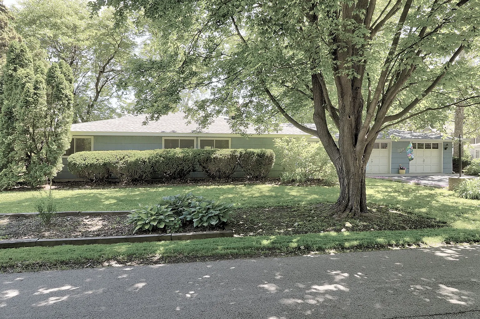 501 Barr Elms Ave photo 1