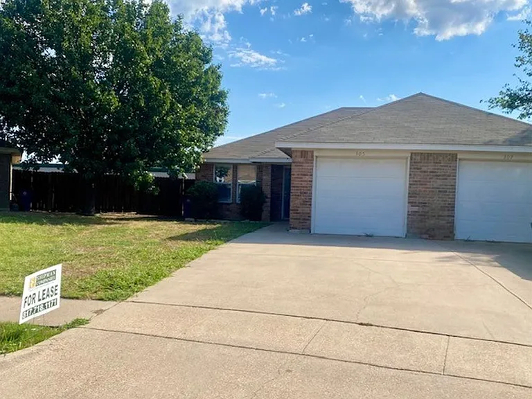 305 Schumacher Dr — Photo 14