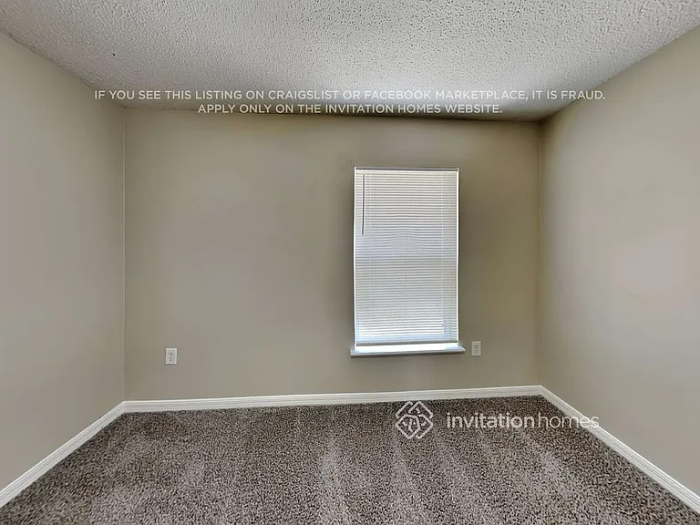 566 Kilimanjaro Dr — Photo 12