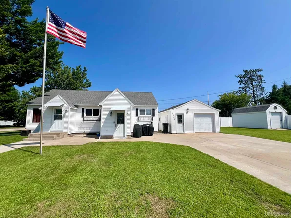 1302 N 22nd St, Escanaba, MI 49829