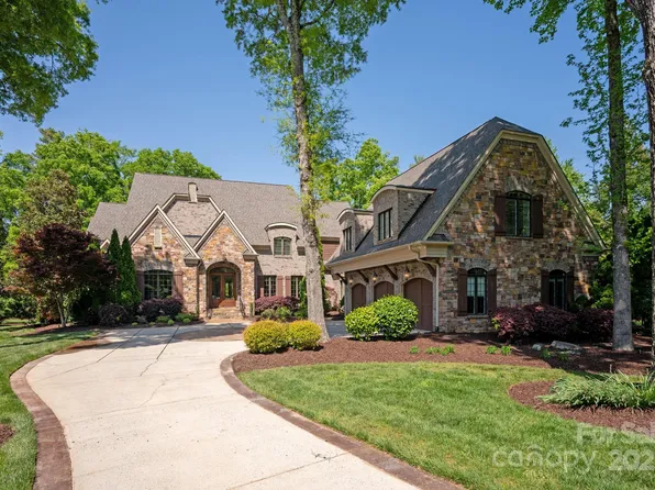 9004 Whirlaway Ln, Waxhaw, NC 28173