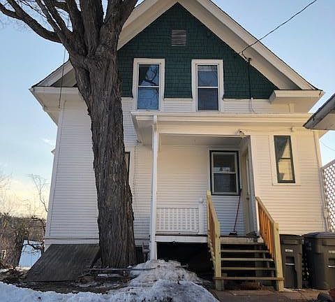 3rd image of 2534 Woodland Ave