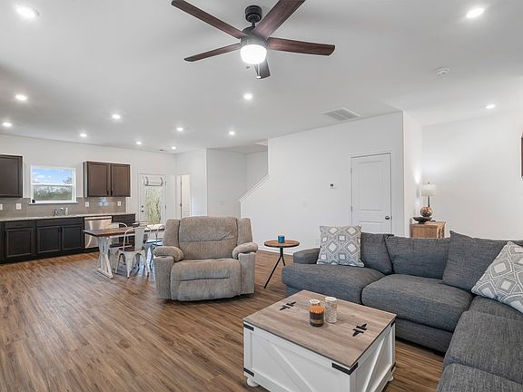 5th image of 511 Tines Dr