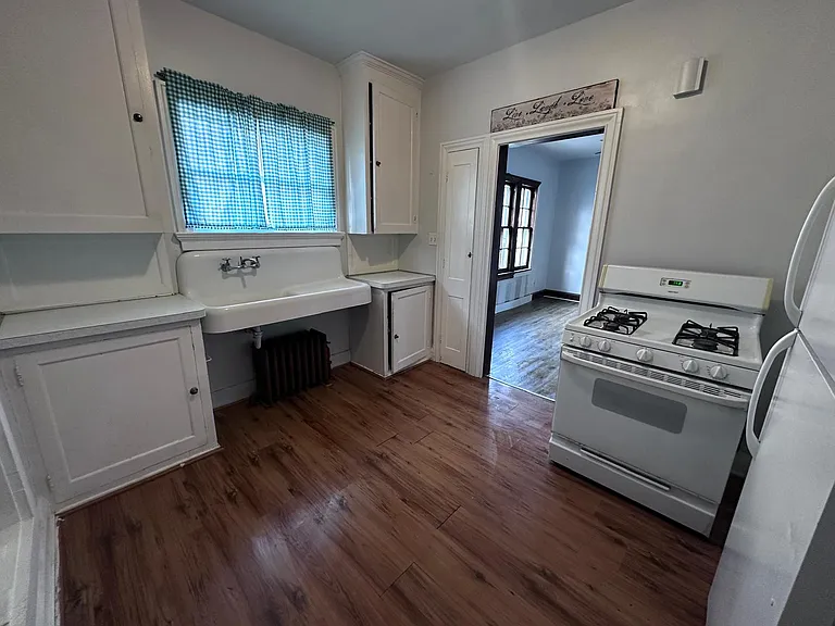 1325 Laclede Rd #2 — Photo 10