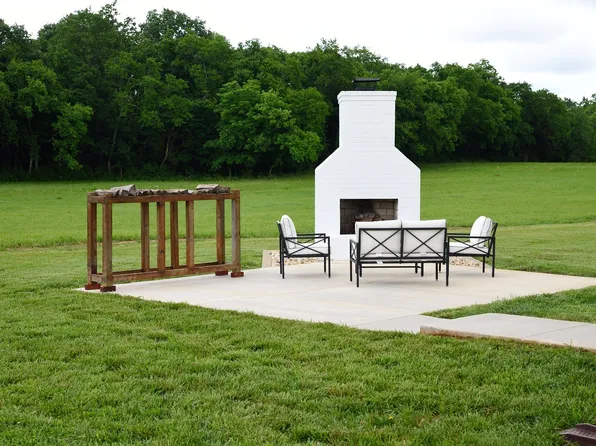832 Longview Rd, Shelbyville, TN 37160