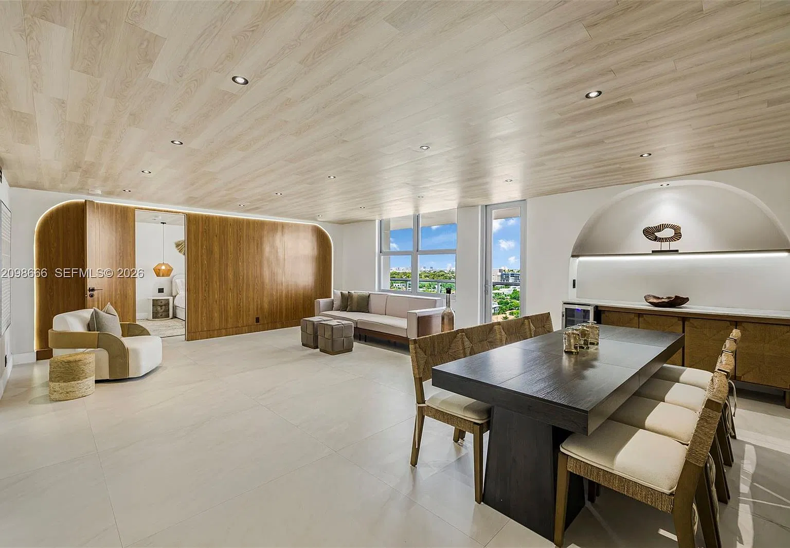 9500 Oceans Condo — Photo 1