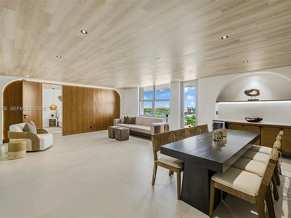 9511 Collins Ave #1209