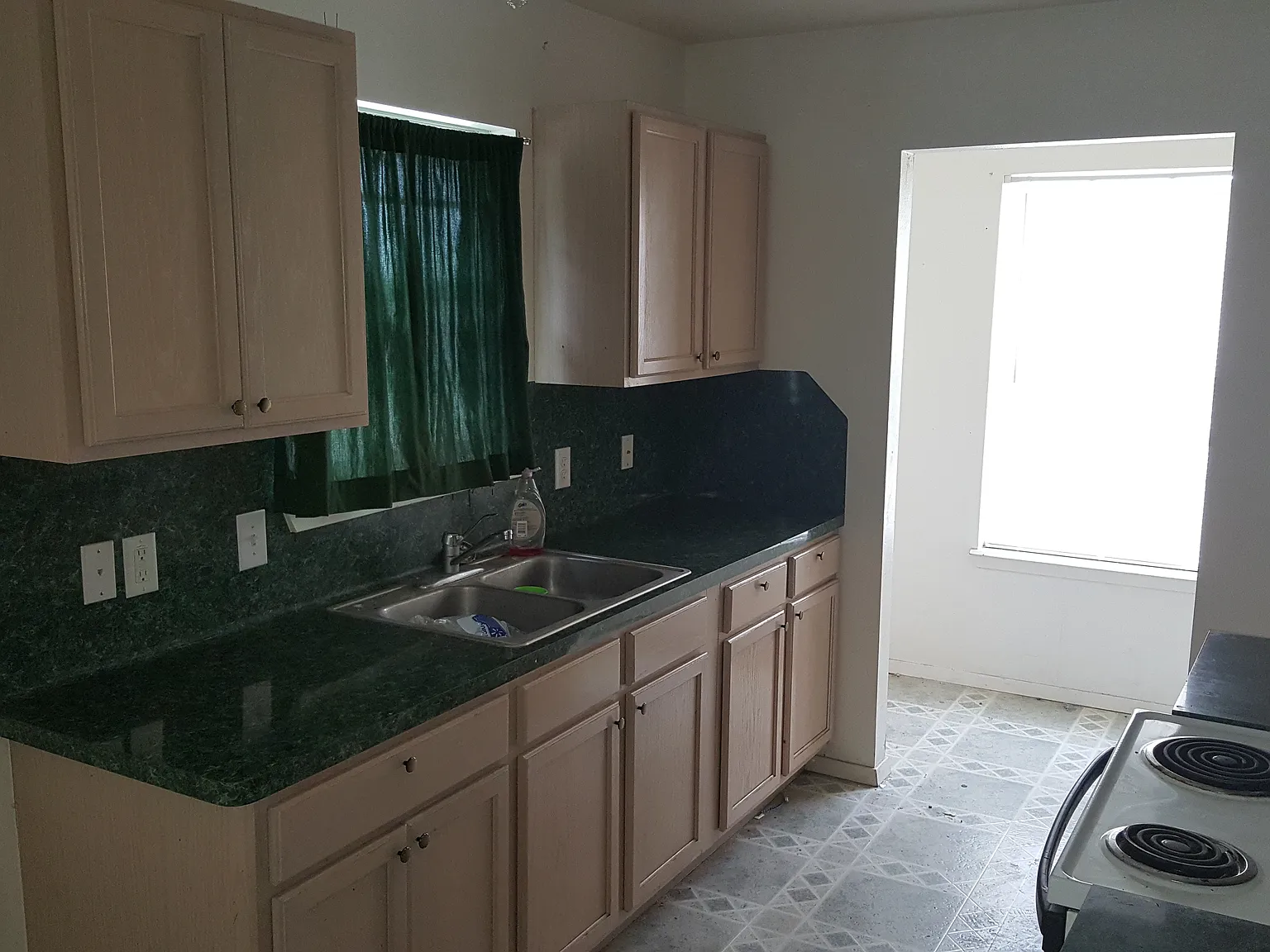 3 bed, 1053 sqft, $1,200 — Photo 4