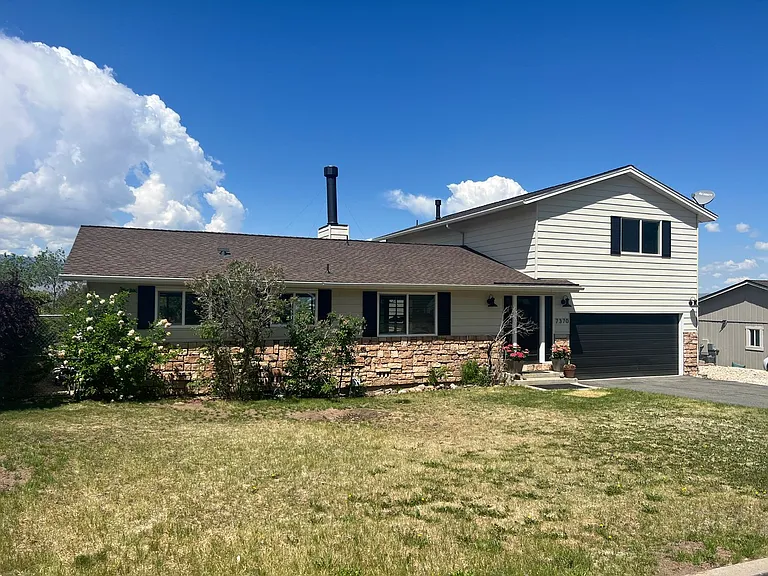 7370 Pembroke Dr — Photo 27