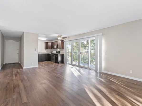 228 Las Flores Dr APT 19, San Marcos, CA 92069