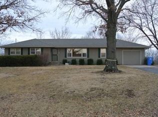 915 NE Hilltop Dr, Topeka, KS 66617