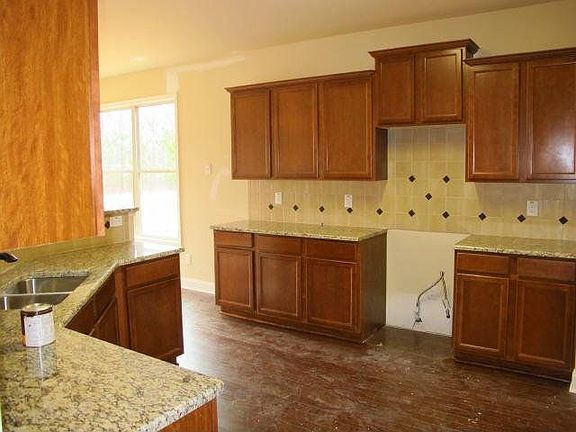 5th image of 481 E Fork Shady Dr NW