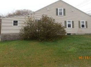 267 Middlesex Rd, Topsham, ME 04086