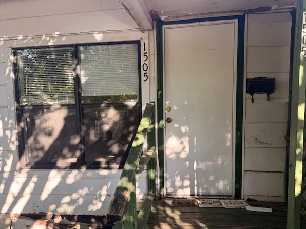 1505 N Broughton St, Sherman, TX 75090