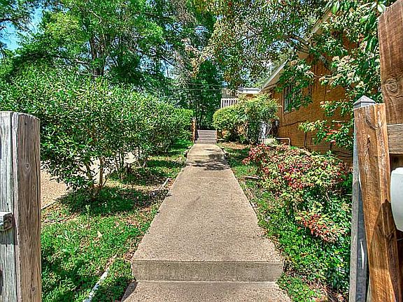 5th image of 576 Spring Lake Dr