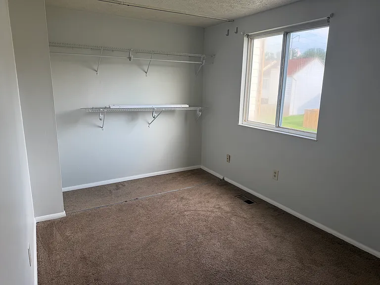 10 Christine Ct — Photo 7