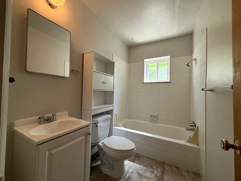 1855 Goss St #8 — Photo 3