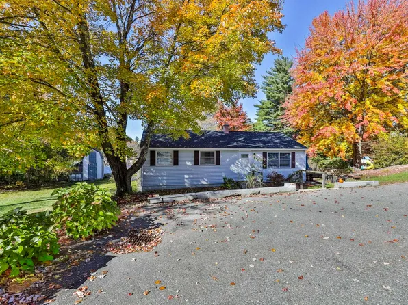 10 Pilgrim Avenue, Merrimack, NH 03054