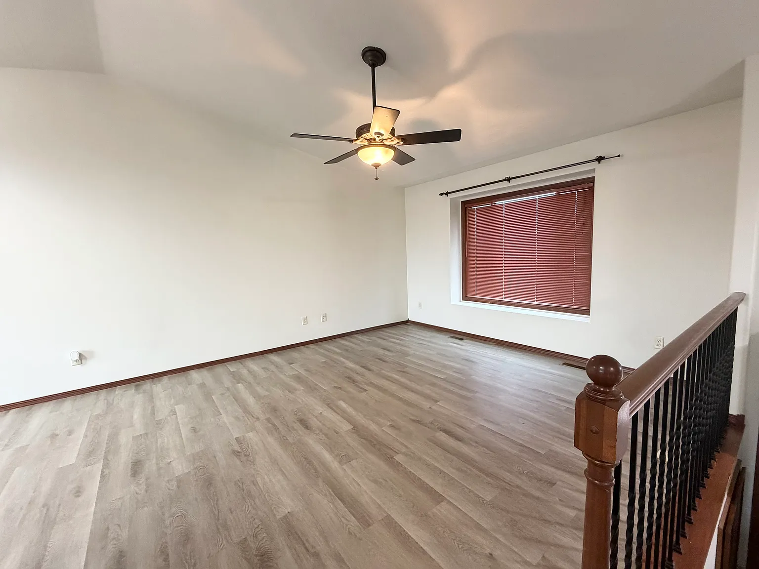 4 bed, 1720 sqft, $2,400 — Photo 3