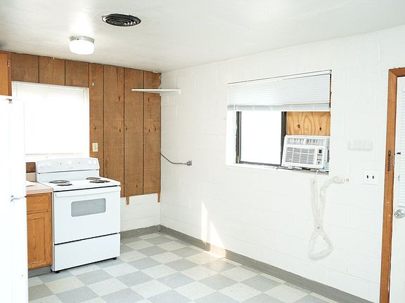 3rd image of 1883 University Cir APT D